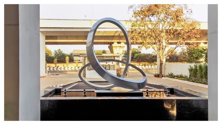 Attide-Hotel-Sculpture-