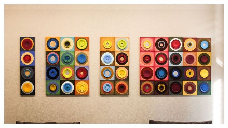 BRIGHT, BOLD GEOMETRIC ARTWORK