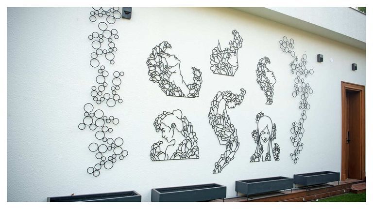 OUTDOOR AREA | WALL INSTALLATION