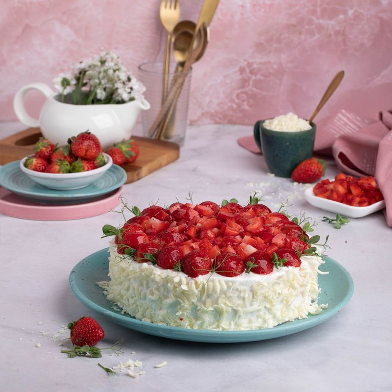 Fresh Strawberry Cream Cake - Eggless 