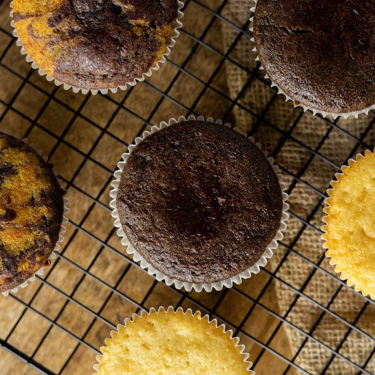SCHOOL APPROVED CUPCAKES/CAKE
